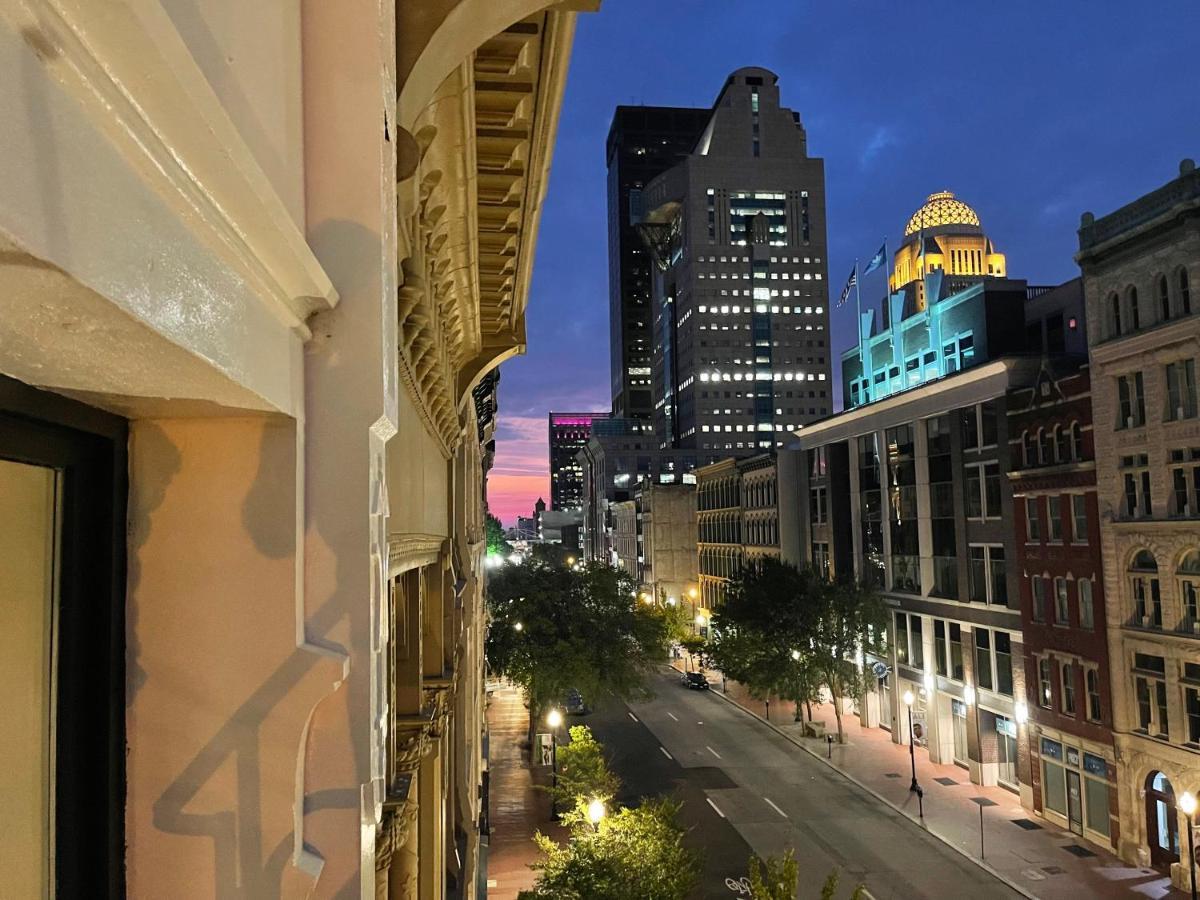 Bluegrass River View! Soak & Savor By Hollyhock Apartment Louisville Exterior photo